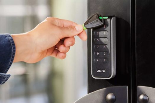 ABLOY PULSE lukitus- ja kulunhallintajärjestelmä
